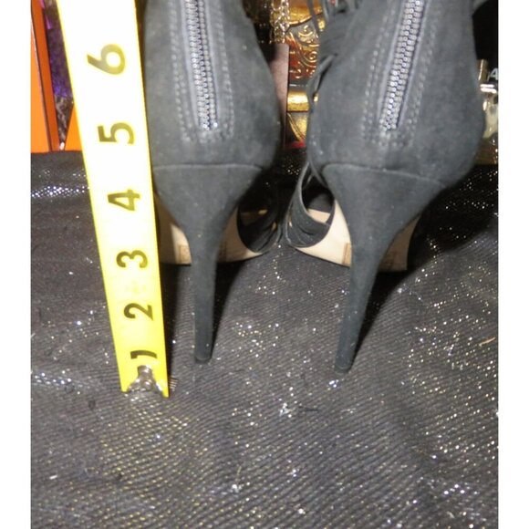 Aldo Shaylla Classic Black Vegan Suede Peep Toe Caged Back Zip Pumps sz 8 - Picture 5 of 13